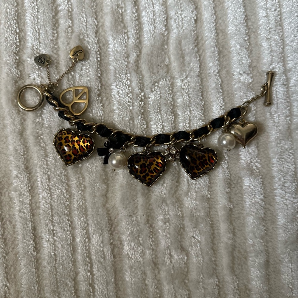 BETSEY JOHNSON Retro Y2K Leopard Charm Bracelet 🐆❤️‍🔥